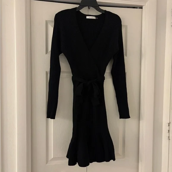 Idem Ditto Chic Black Ribbed Long Sleeve Dress with Tie Waist - Picture 4 of 12